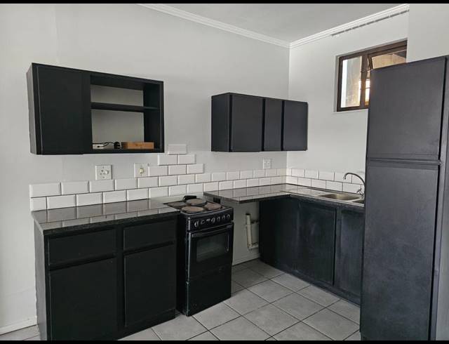 2 BEDROOM PROPERTY TO RENT IN FLORIDA